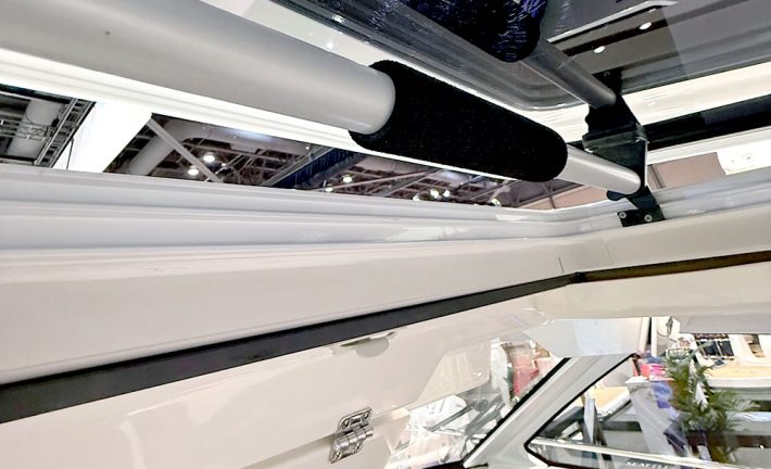1400-Series-Screen-Inside