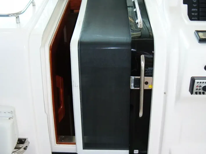 Bomar_Aluminum2000_2000Series_CompanionwaySlidingDoor_Installed_03